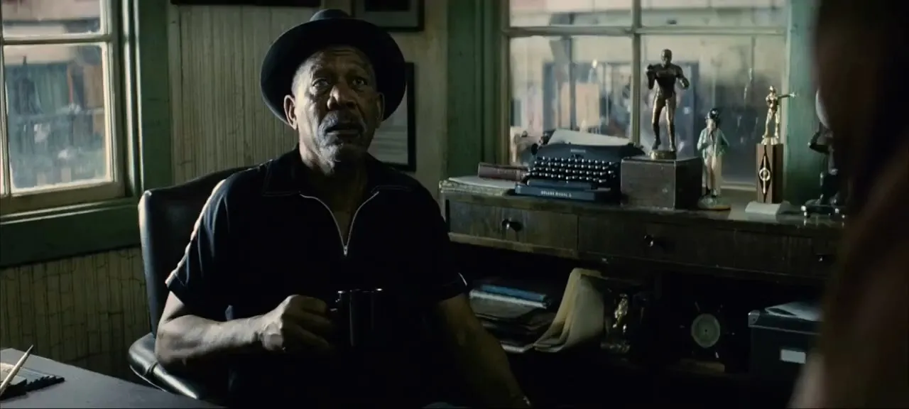 Million Dollar Baby (2004) Hindi Dual Audio 720p BluRay [1.1GB] Screenshot