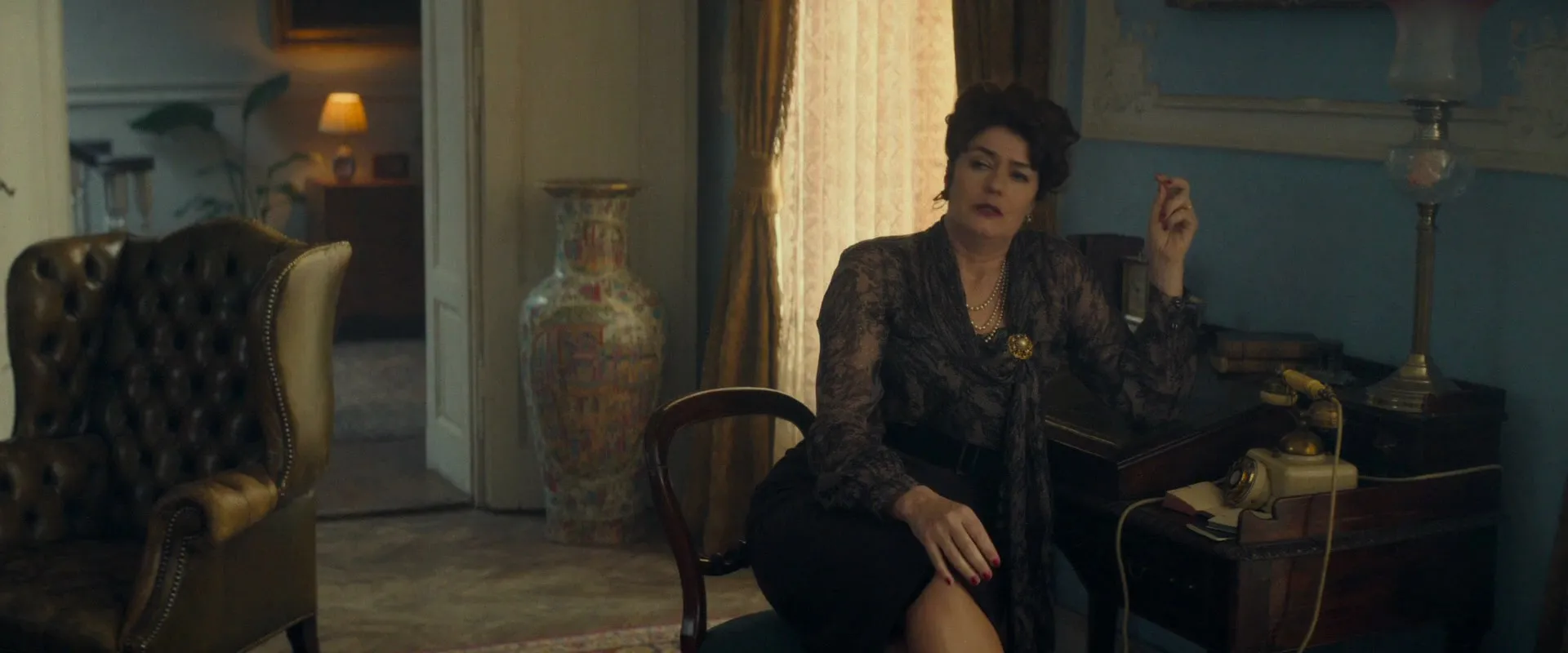 Mrs. Harris Goes to Paris (2022) Hindi Dual Audio HDRip 720p – 480p Screenshot