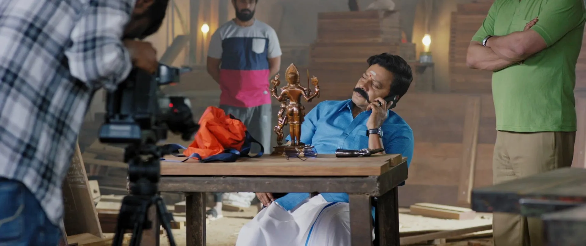 Ombatthane Dikku (2022) (Hindi – Kannada) Dual Audio UnCut HDRip 720p – 480p Screenshot