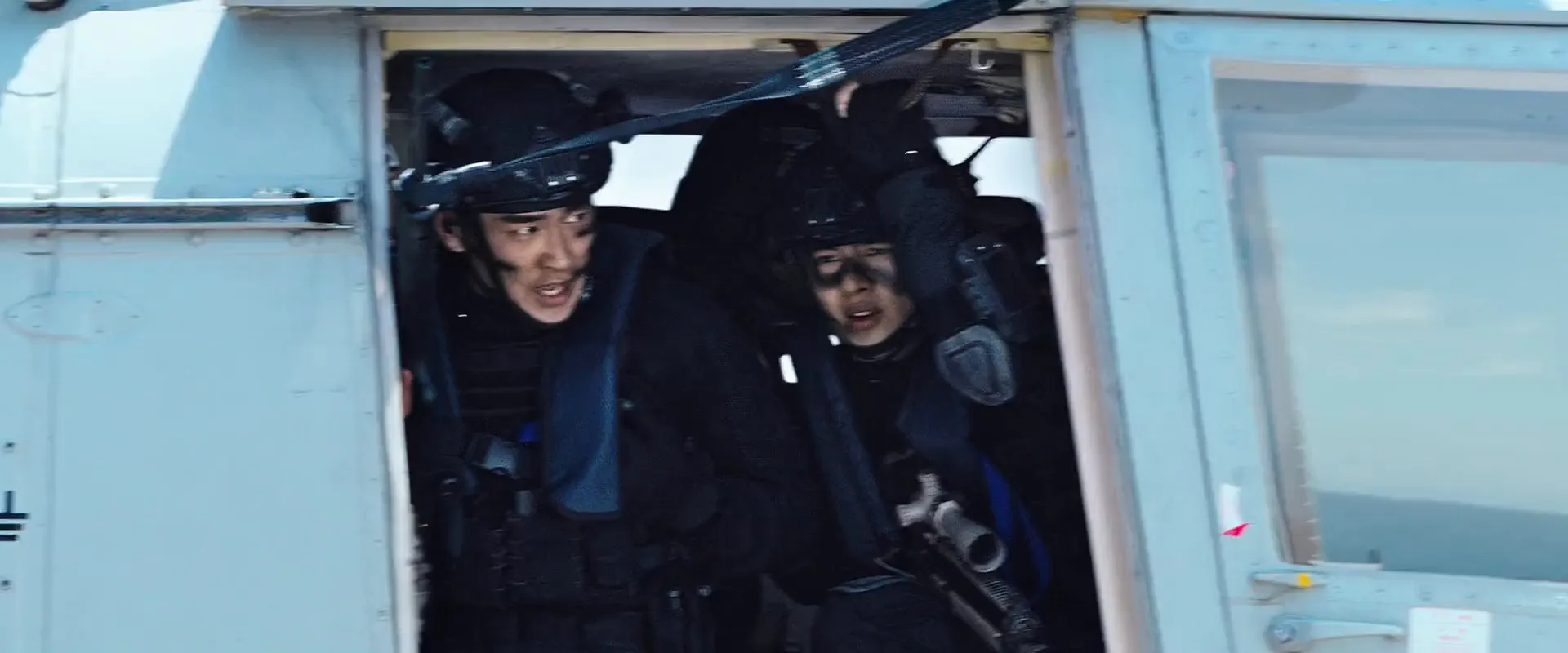 Operation Red Sea (2018) Hindi Dual Audio 720p BluRay [1.3GB] Screenshot