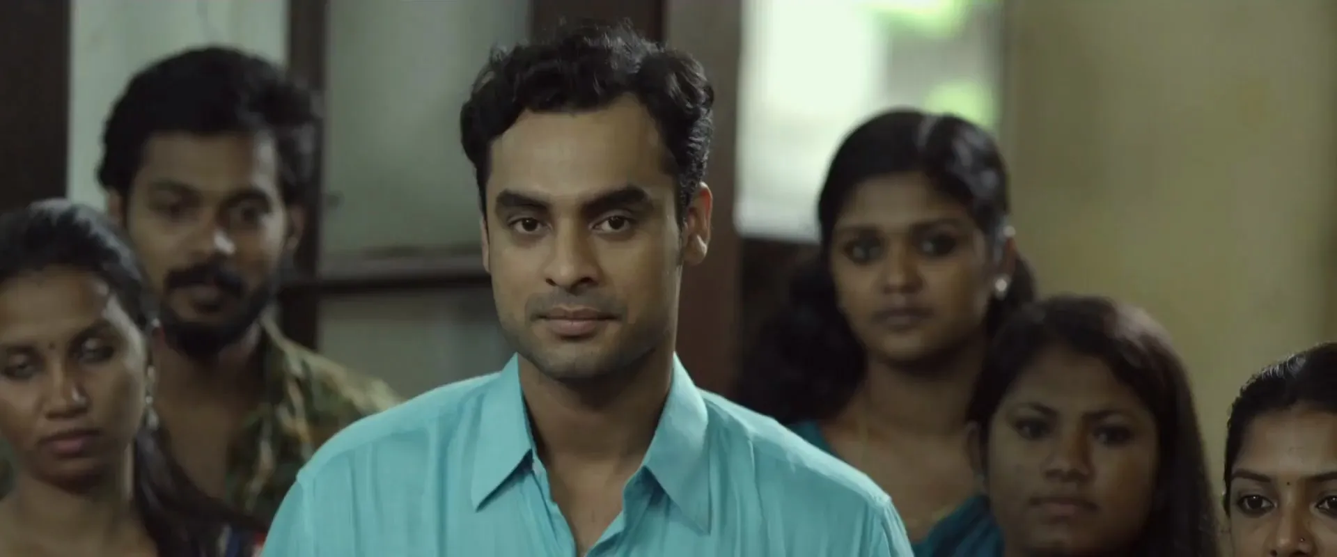 Oru Mexican Aparatha (2017) (Hindi – Malayalam) Dual Audio 480p UnCut HDRip 450MB Screenshot