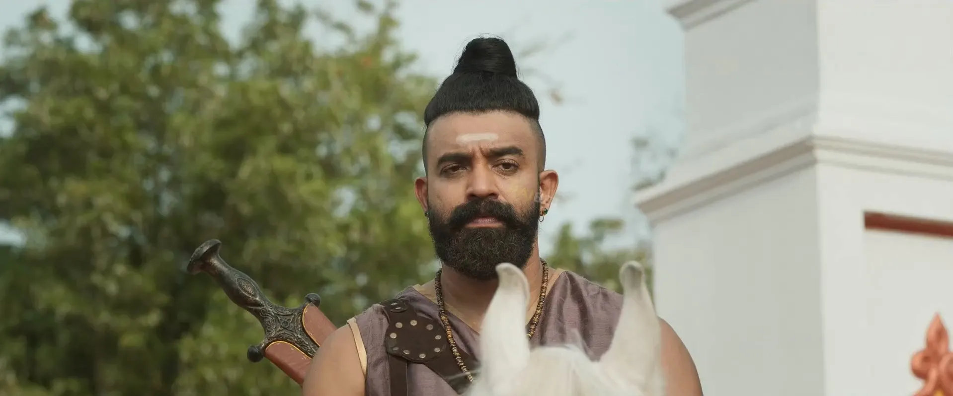 Pathonpatham Noottandu (2022) Hindi (HQ DUBBED) Movie HDRip 720p – 480p Screenshot