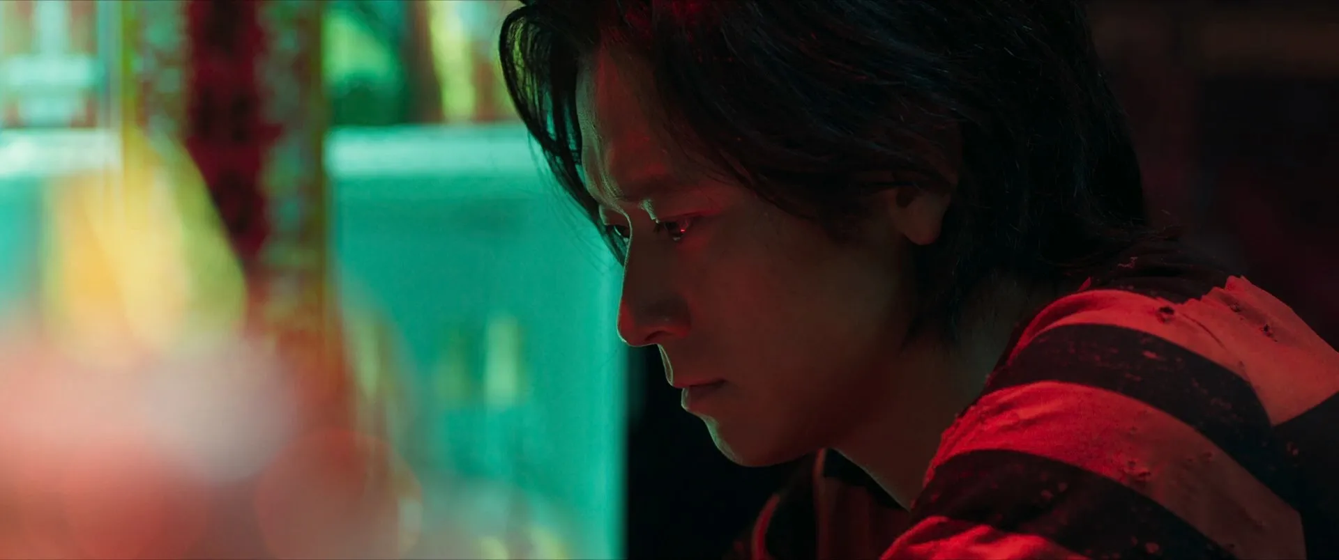 Train to Busan 2 2020 Hindi (ORG) Dual Audio 720p BluRay [1GB] Screenshot