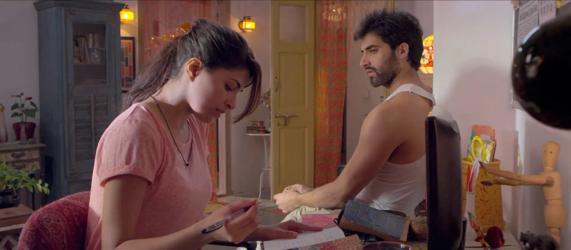 Pizza (2014) Hindi Dubbed HDRip 720p – 480p Screenshot
