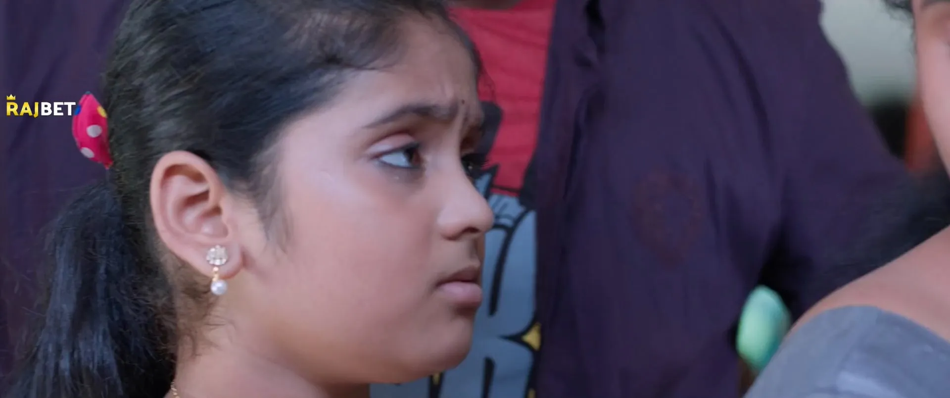 Poikkal Kuthirai (2022) Hindi (HQ Dubbed) HDRip 720p – 480p Screenshot