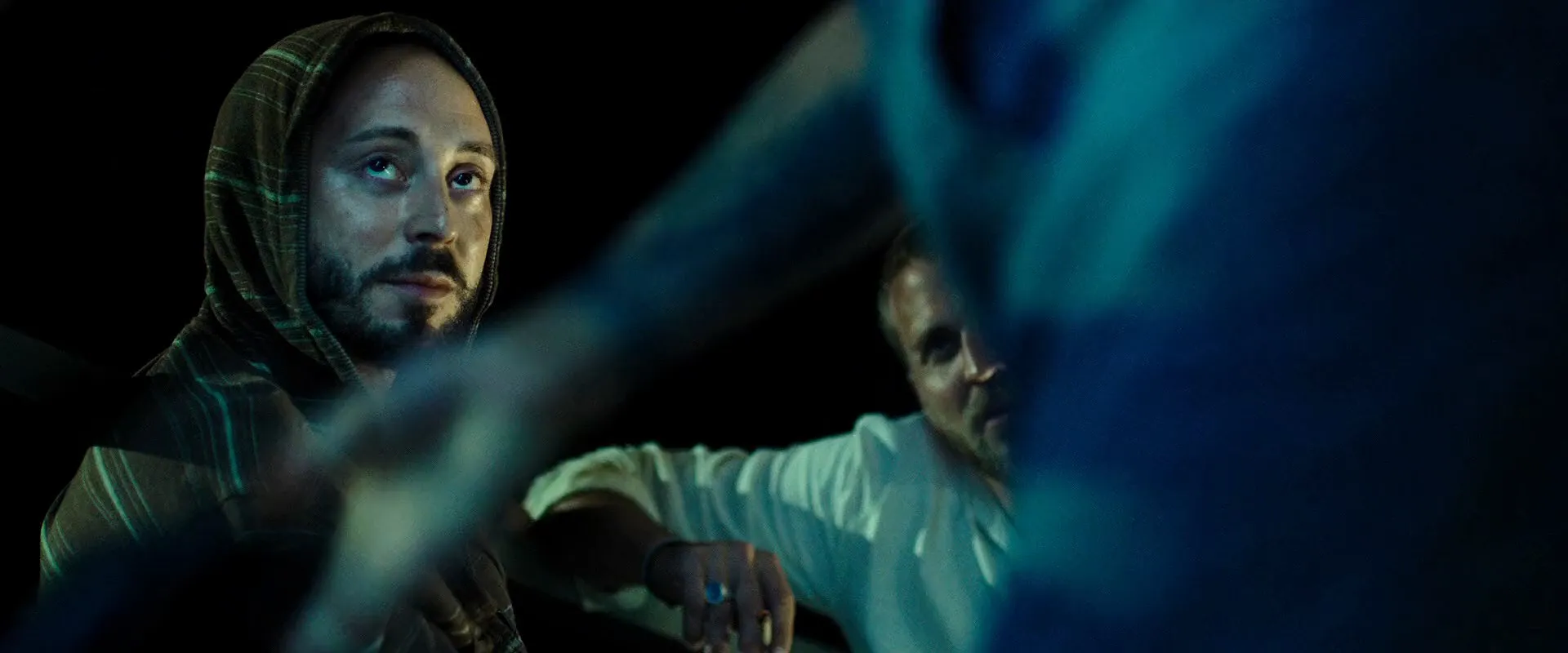 Point Break (2015) Hindi Dual Audio 480p BluRay 450MB Screenshot