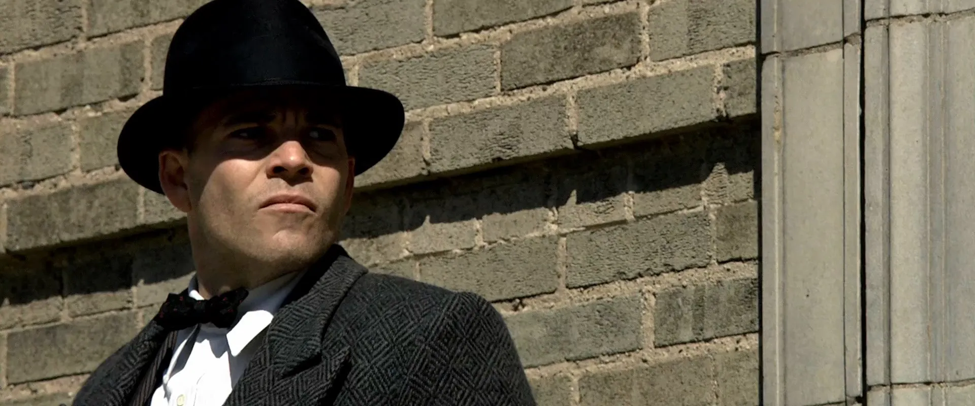 Public Enemies (2009) Hindi Dual Audio Movie 720p BluRay - 1.1GB Screenshot