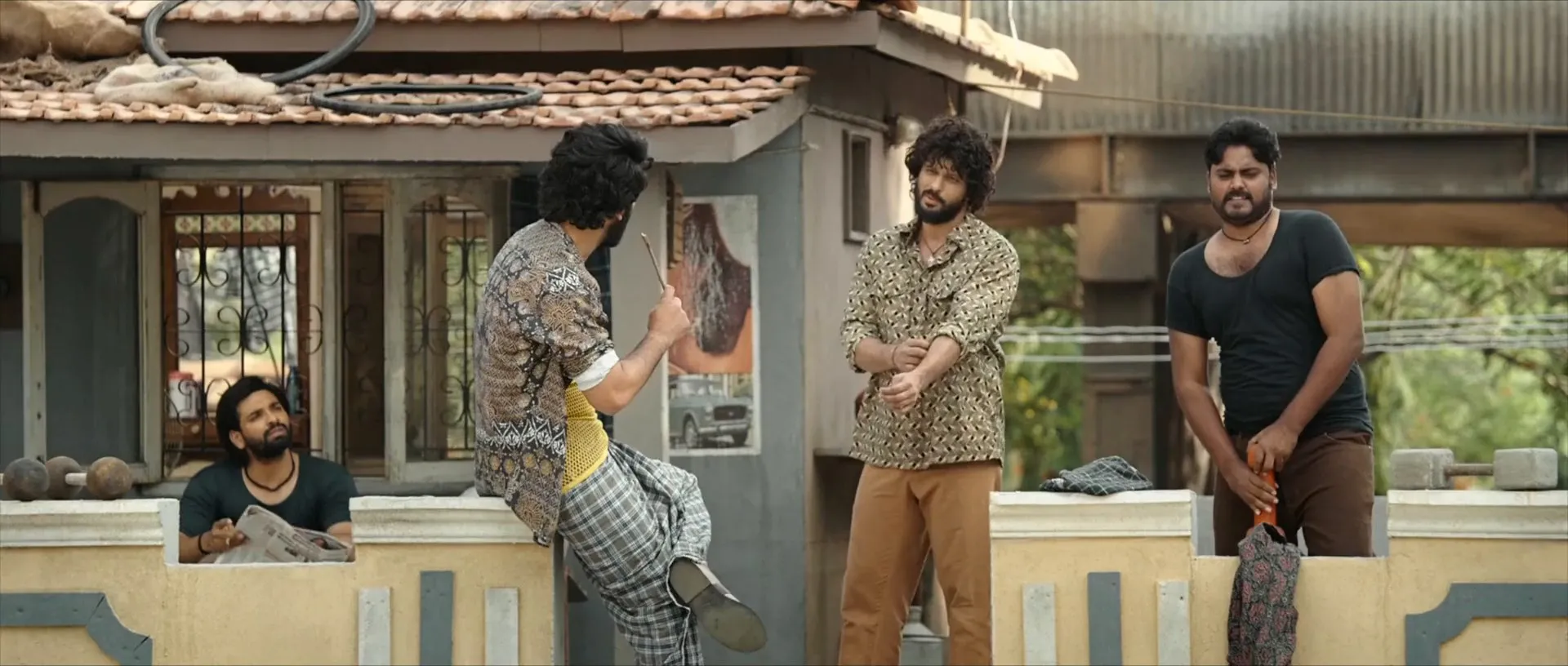 Ranarangam 2019 (Hindi – Telugu) Dual Audio UnCut HDRip 450MB Screenshot