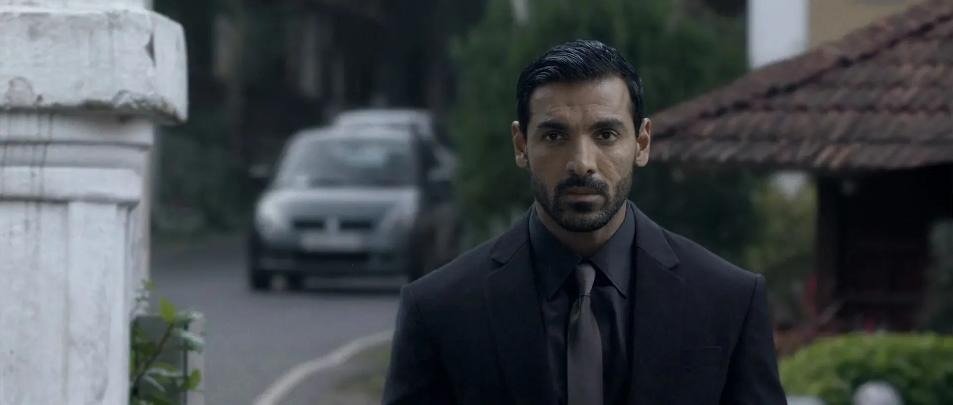 Rocky Handsome (2016) Hindi Movie BluRay 720p Hevc [650MB] Screenshot