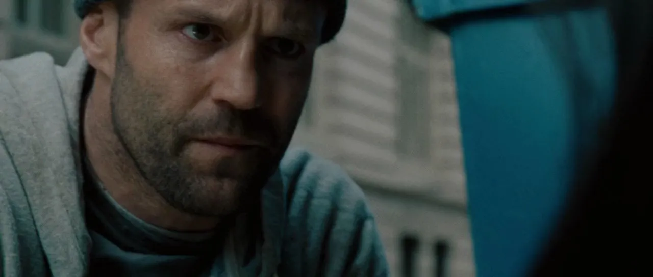 Safe 2012 Hindi Dual Audio 480p BluRay 300MB Screenshot