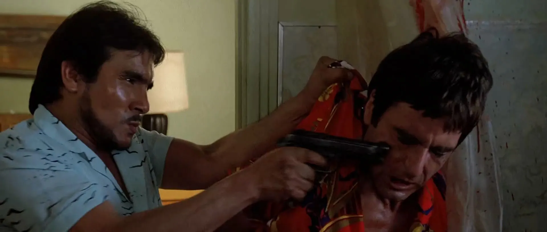 Scarface (1983) Dual Audio Hindi 480p BluRay 500MB Screenshot