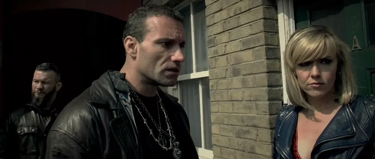 Skin Traffik (2015) Hindi Dual Audio 480p BluRay 330MB Screenshot
