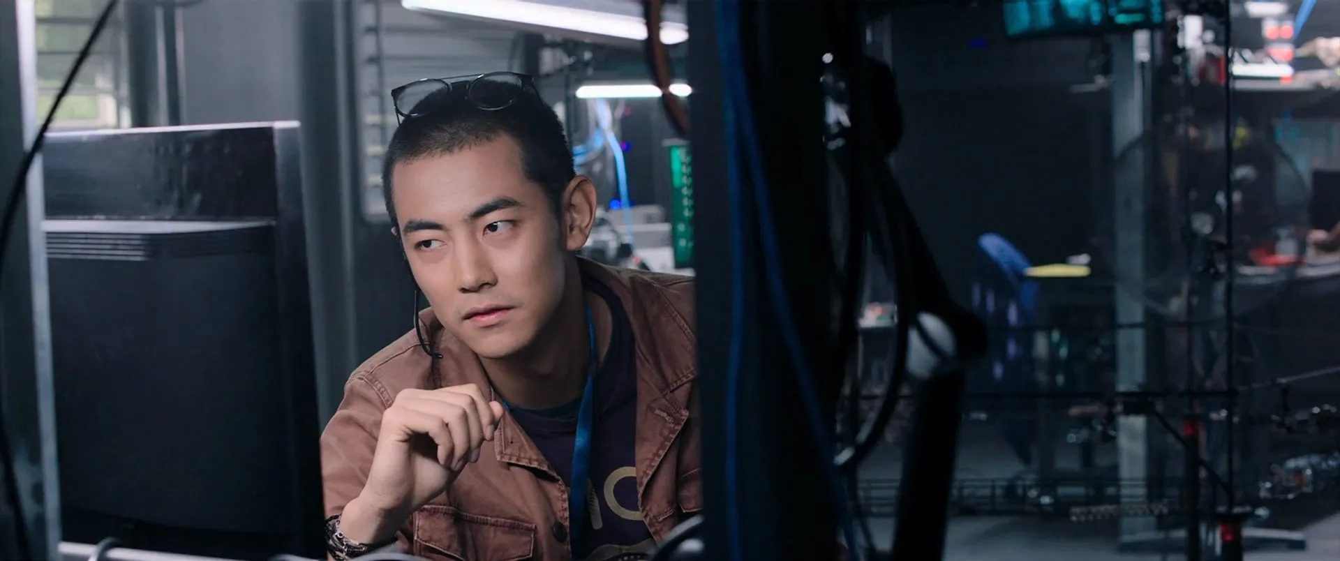 Skyfire 2019 Hindi Dual Audio 480p BluRay 300MB Screenshot