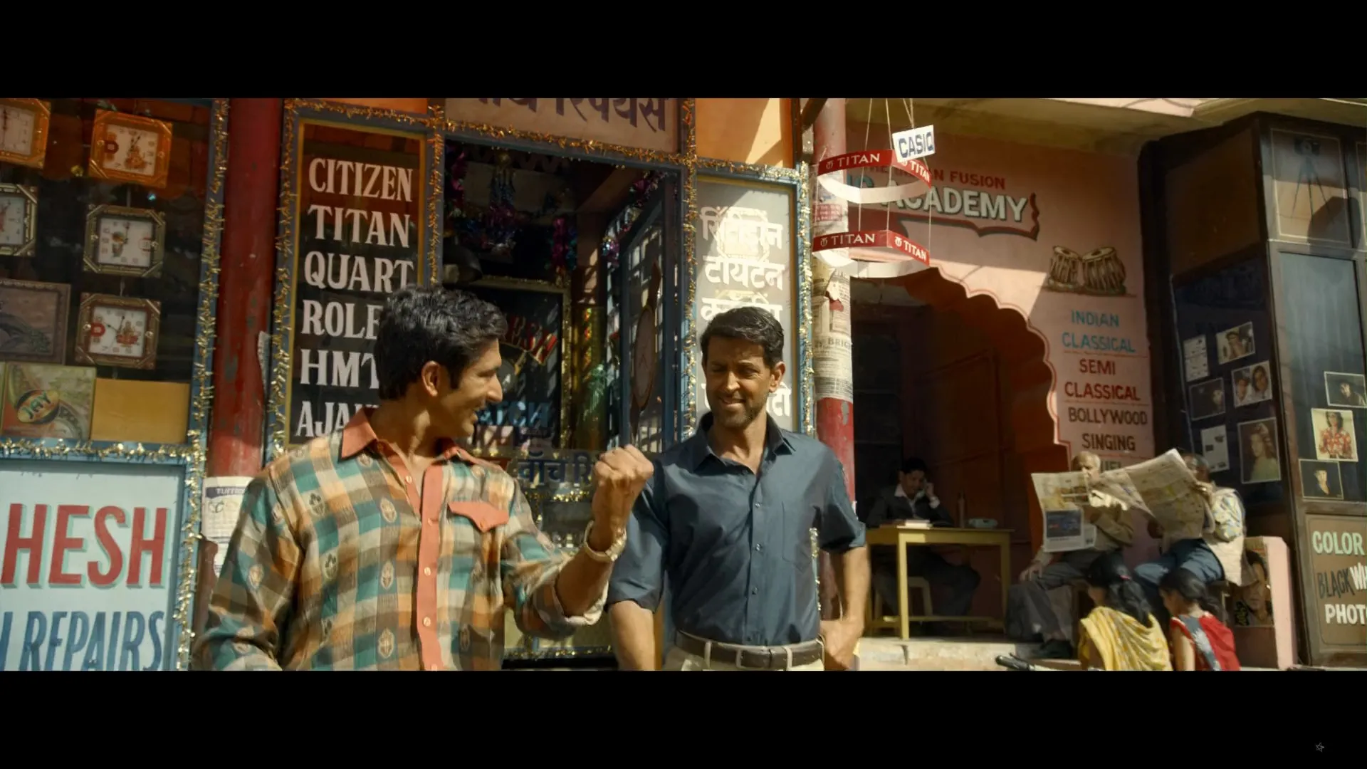 Super 30 (2019) Hindi Movie 720p HDRip x264 [1.4GB] Screenshot