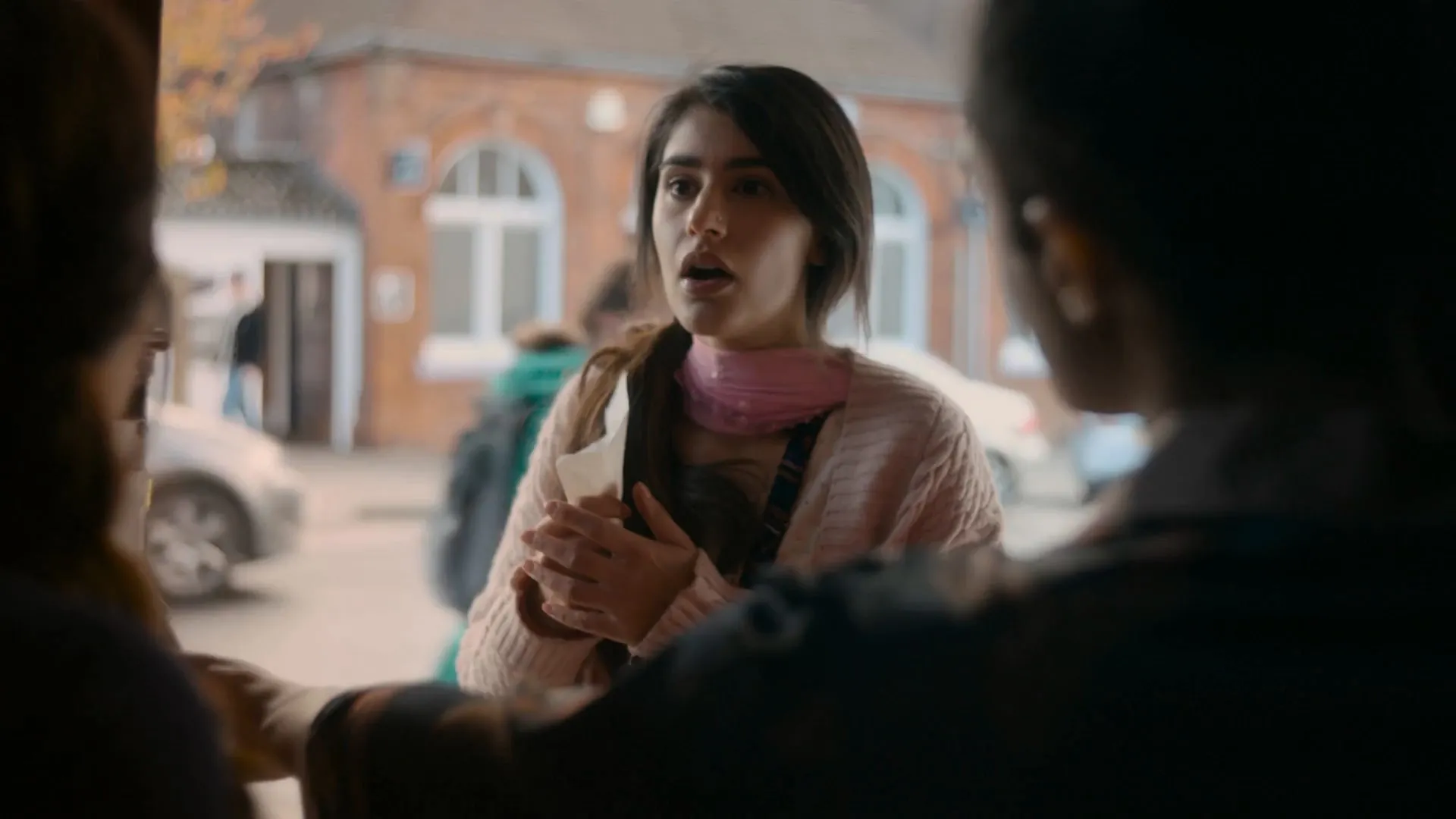 Tara vs Bilal (2022) Hindi Movie Pre-DVDRip 720p – 480p Screenshot