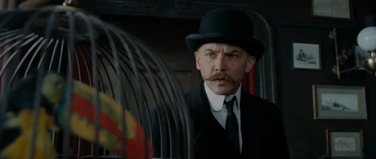 Extraordinary Adventures (2010) Hindi Dual Audio 480p BluRay 350MB Screenshot