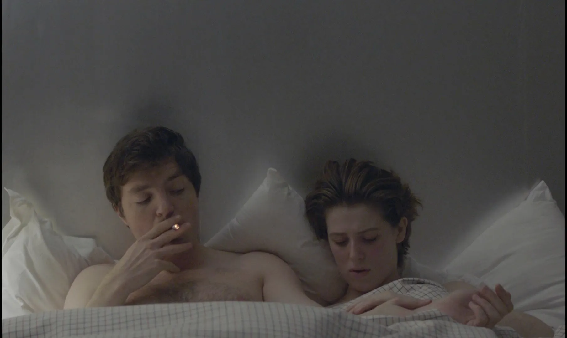The Souvenir (2019) Hindi Dual Audio 480p BluRay 350MB Screenshot