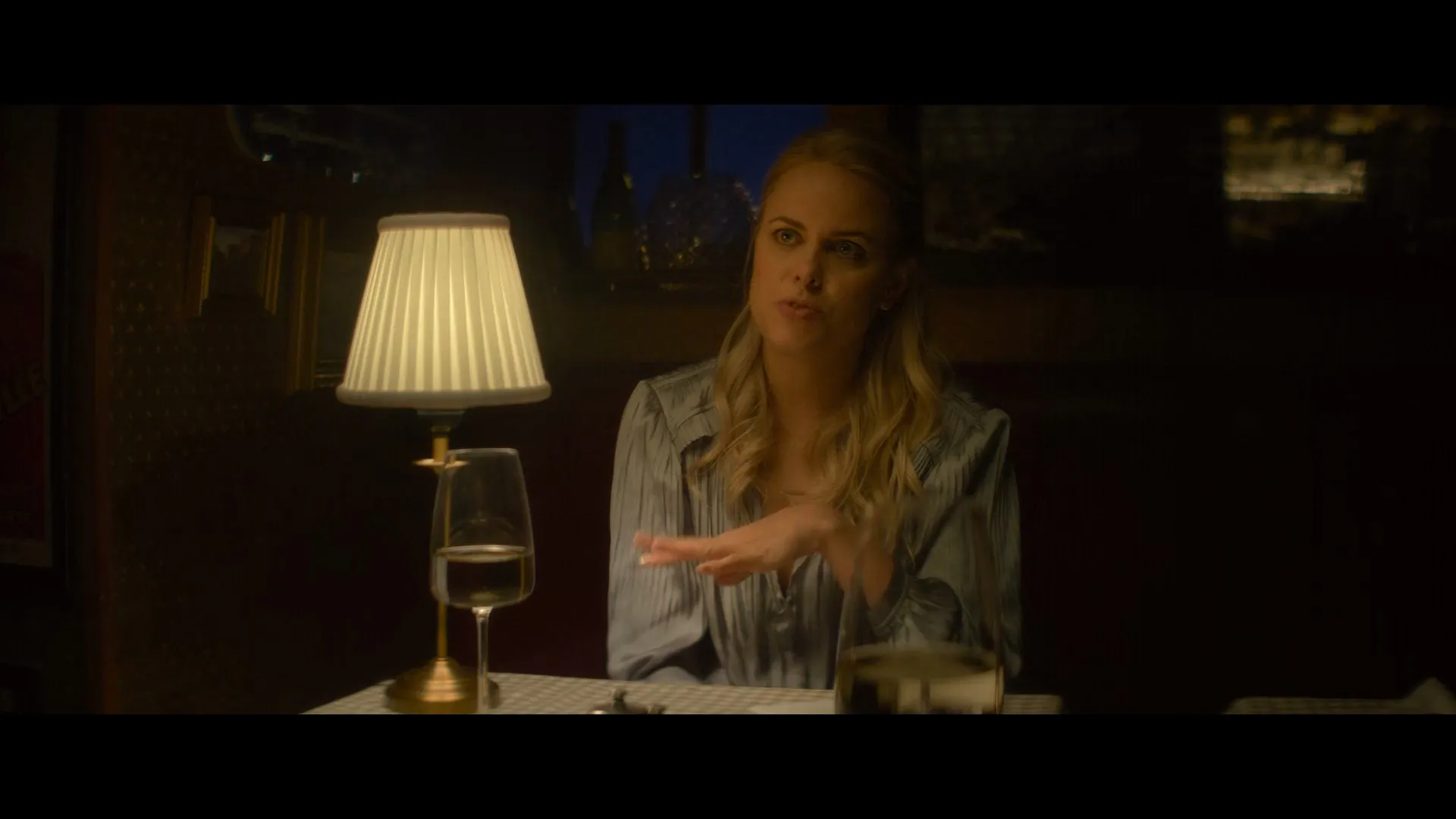 Tinder Swindler 2022 Hindi Dual Audio HDRip 720p – 480p Screenshot