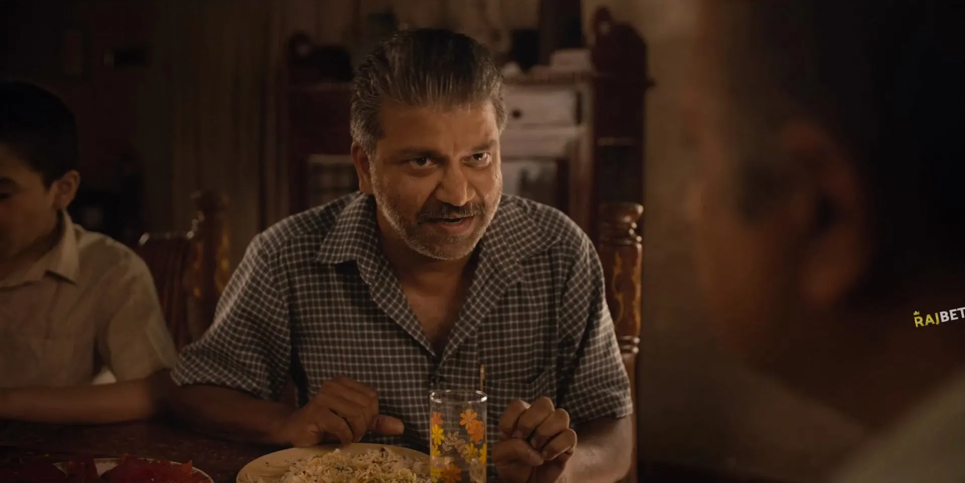 Theerppu 2022 Hindi (HQ-Dubbed) HDRip 720p – 480p Screenshot
