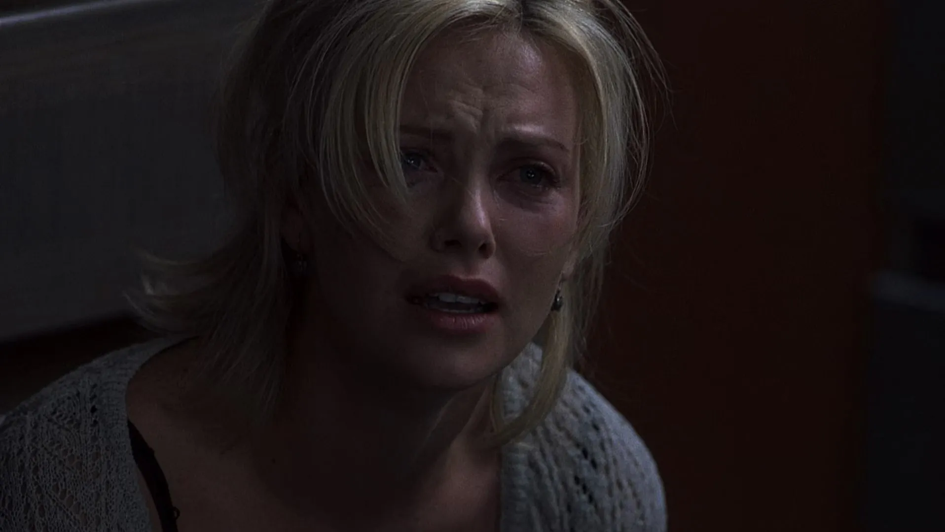Trapped 2002 Hindi Dual Audio 720p BluRay [890MB] Screenshot