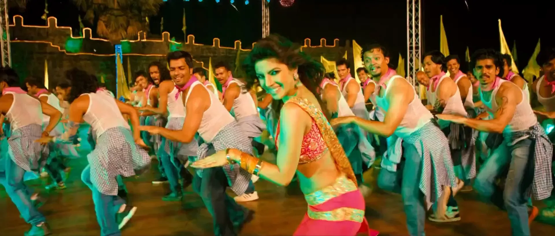 Zanjeer 2013 Hindi Dubbed HDRip 720p – 480p Screenshot
