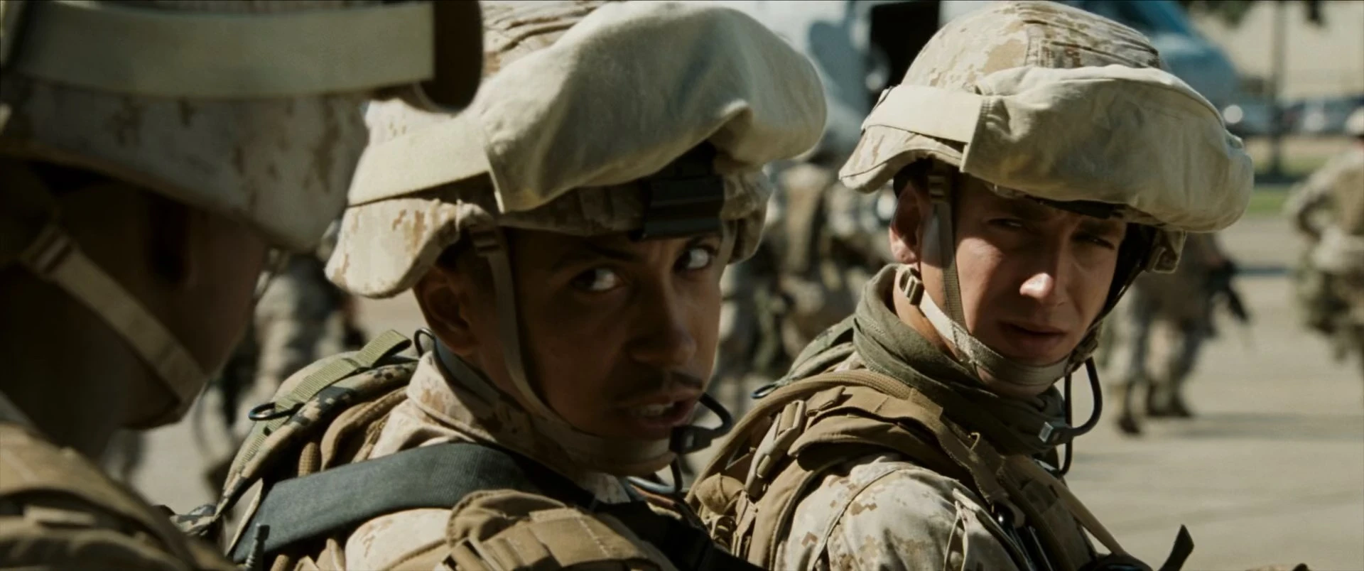 Battle Los Angeles (2011) Hindi Dual Audio 480p BluRay 300MB Screenshot