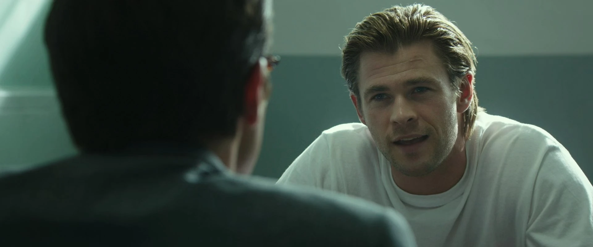 Blackhat 2015 Hindi Dual Audio 720p BluRay [940MB] Screenshot