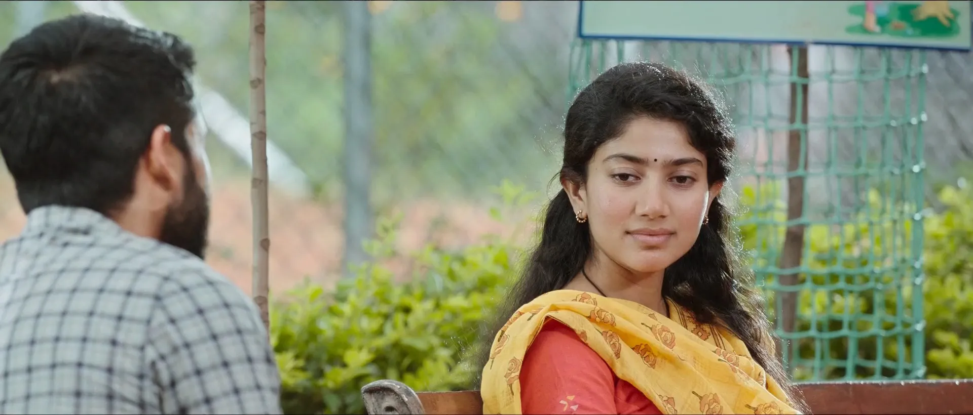 Love Story (2021) (Hindi – Telugu) Dual Audio UnCut HDRip 720p – 480p Screenshot