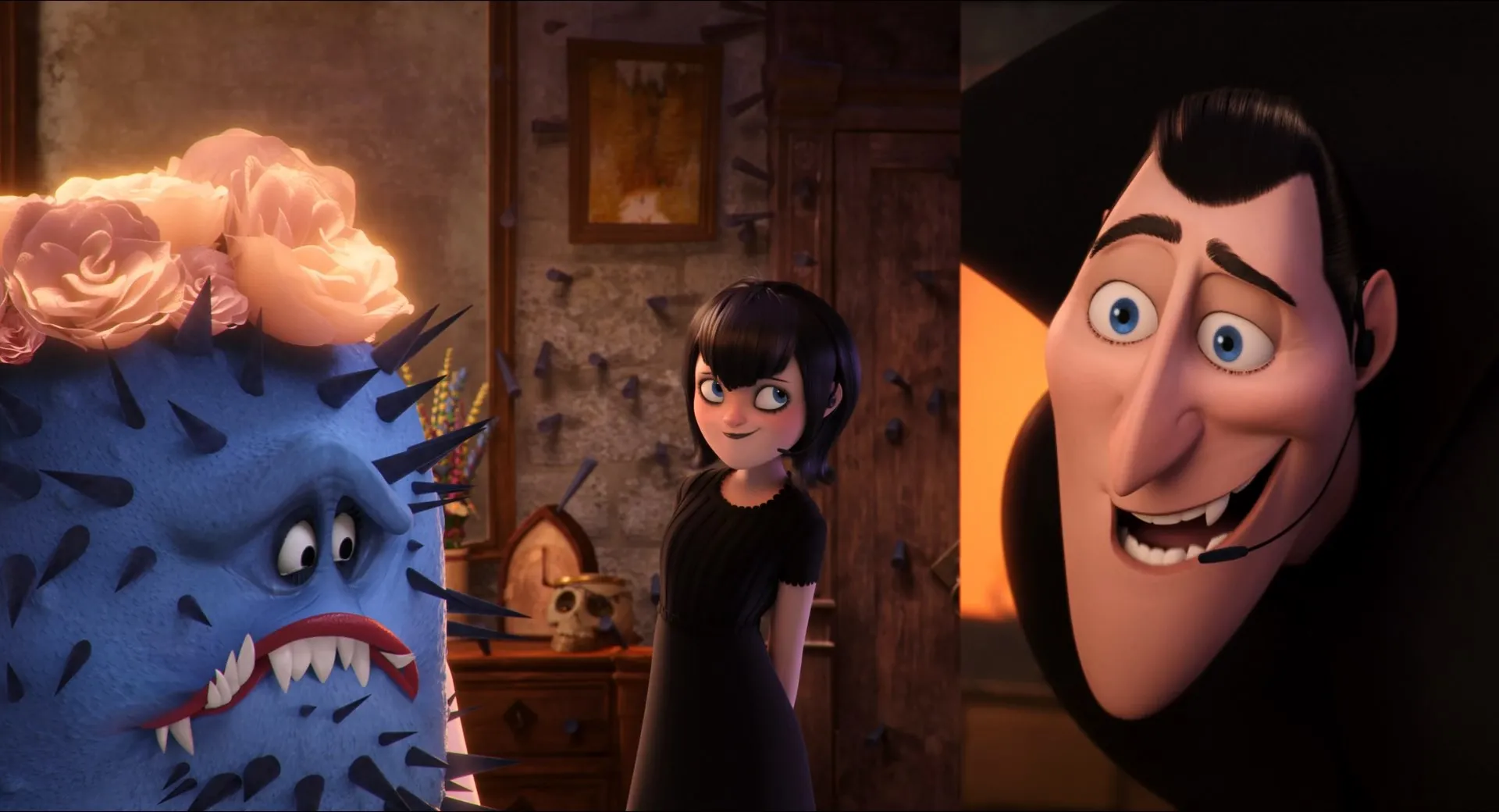 Hotel Transylvania 3 - 2018 Hindi (Original) Dual Audio 720p BluRay [950MB] Screenshot
